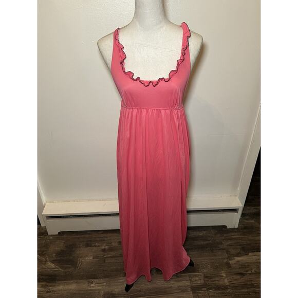 Vintage Hot Pink Ruffle Nightgown Size 11 Cross Back Maxi Vassarette Soft 1970s - Picture 2 of 8